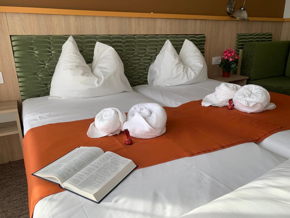 Kalvaria Varfal Panzio 3* Печ